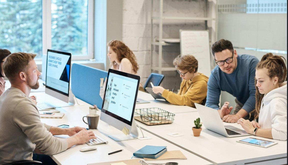 Xeelancer engineers and designers at work